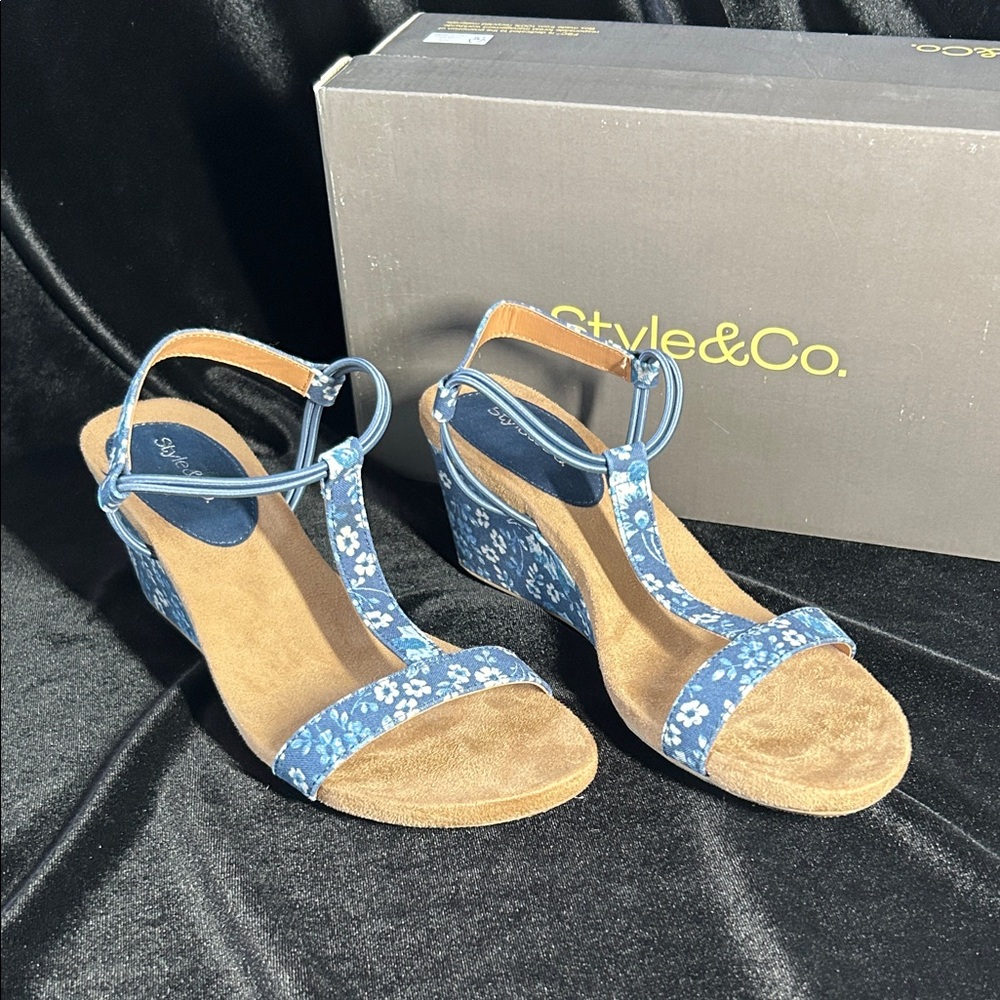 NWT STYLE &CO. BLUE PRINT SANDAL 7M